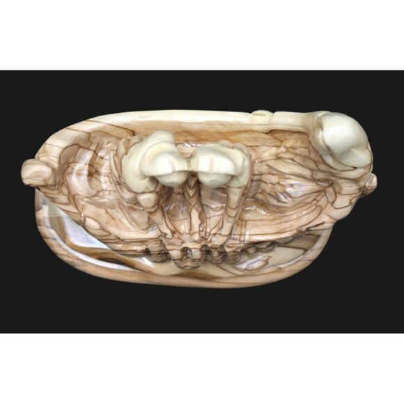 Vintage Collectable  Hand Carved (Olive Wood?) Figurine of Jesus and his Discipl - Picture 2 of 13